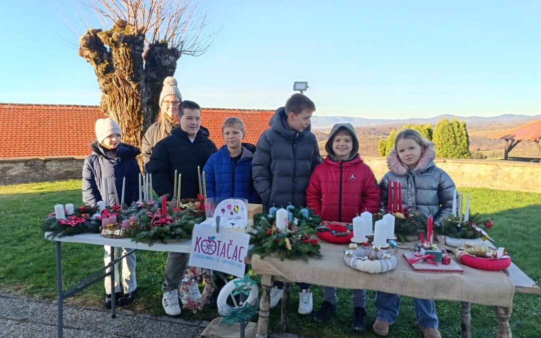 Prodajna izložba adventskih vjenčića Malih poduzetnika PŠ Vivodina